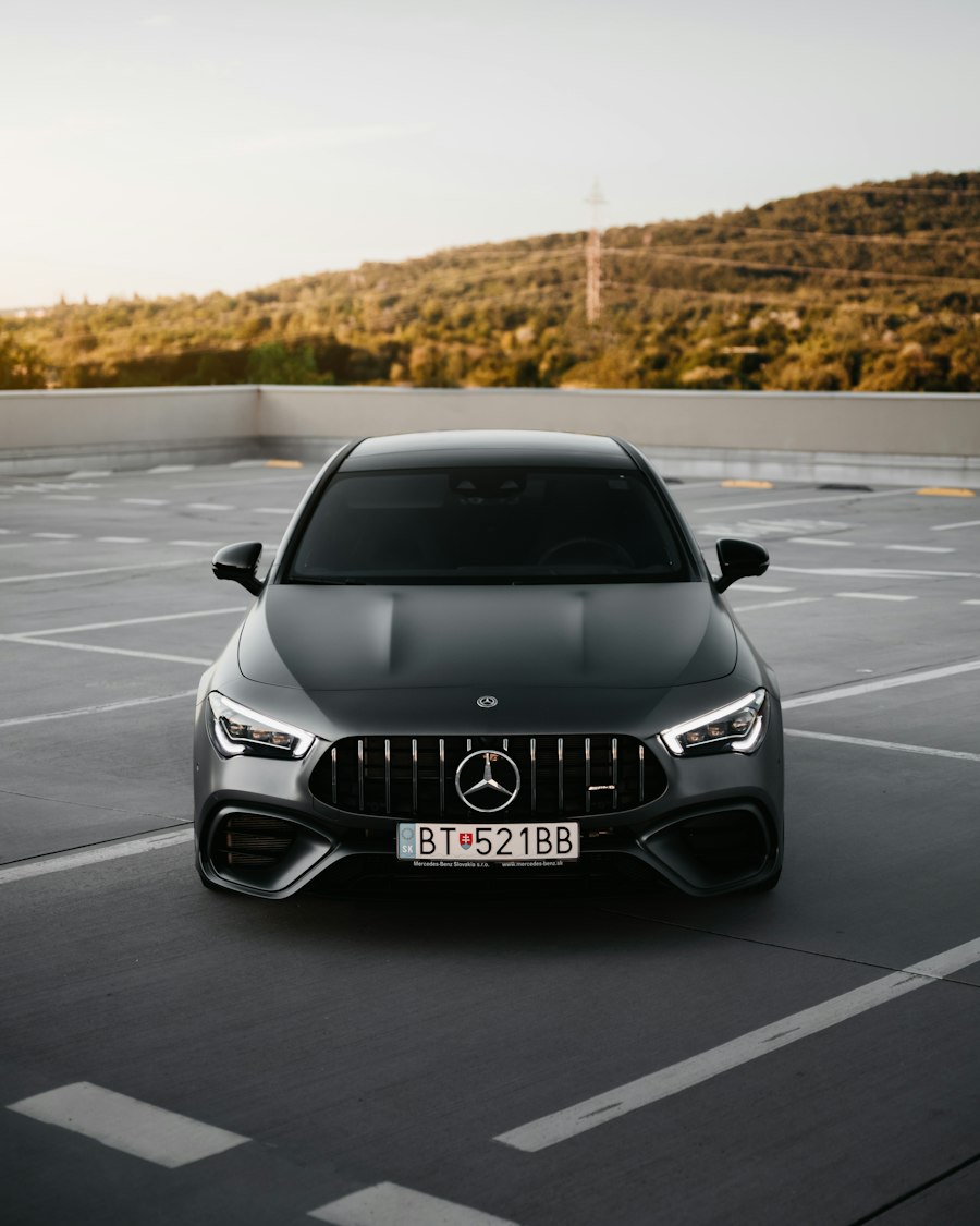 Hadiah mobil Mercedes-Benz untuk akun BOOSTER